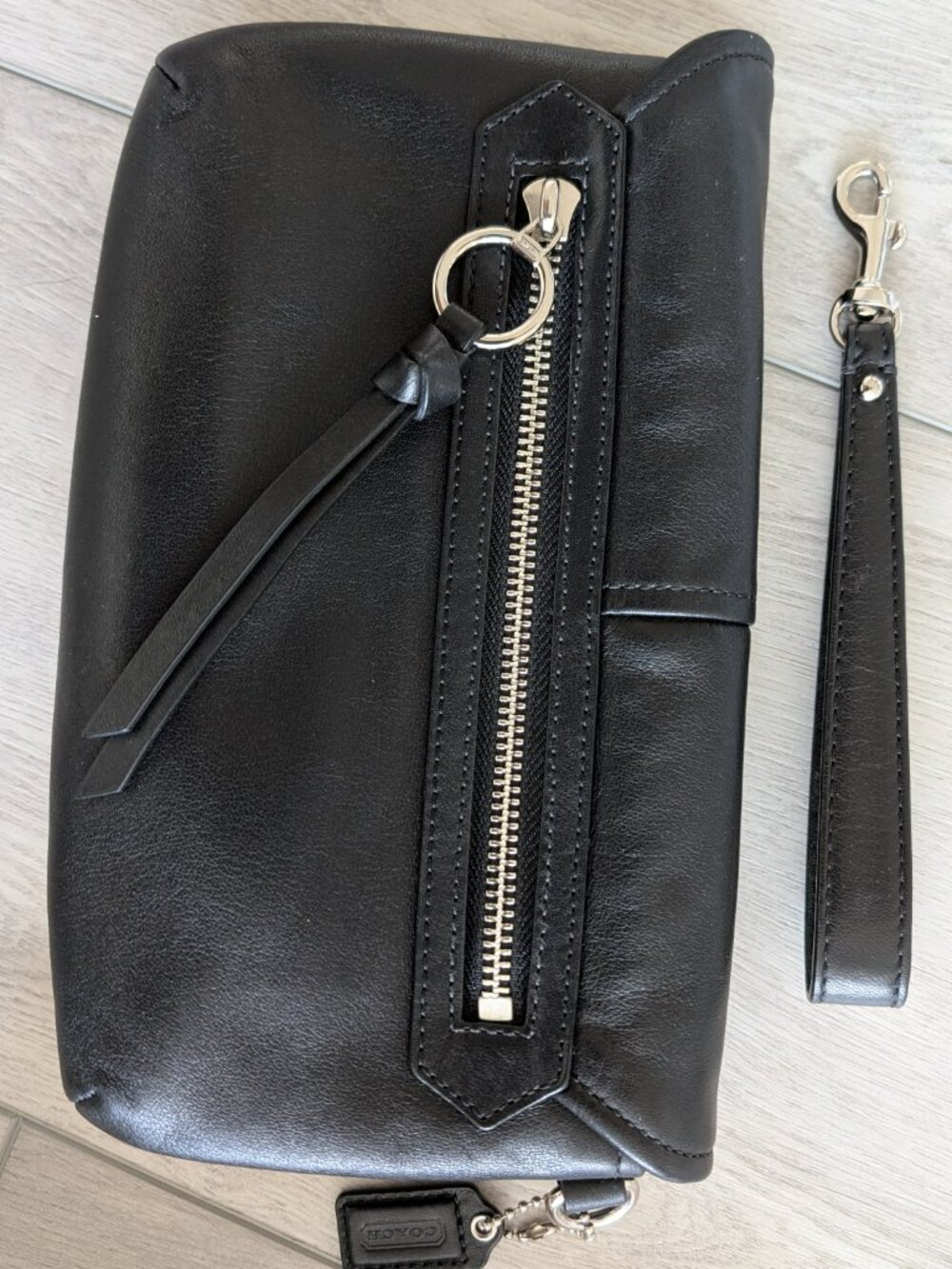 COACH Chelsea Black Leather Wristlet Clutch — Y2K Era, Silver Toned Hardware - Picture 7 of 13